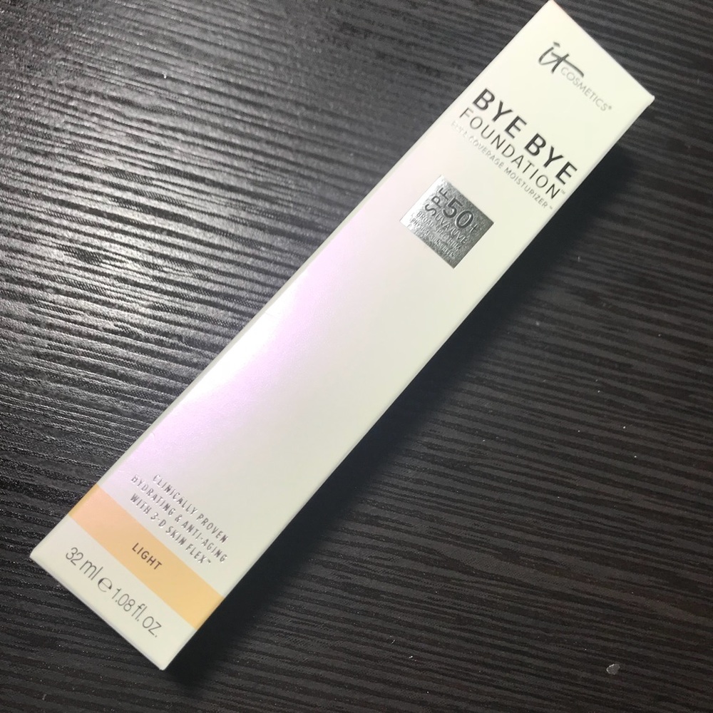 It Cosmetics Bye Bye Foundation Light